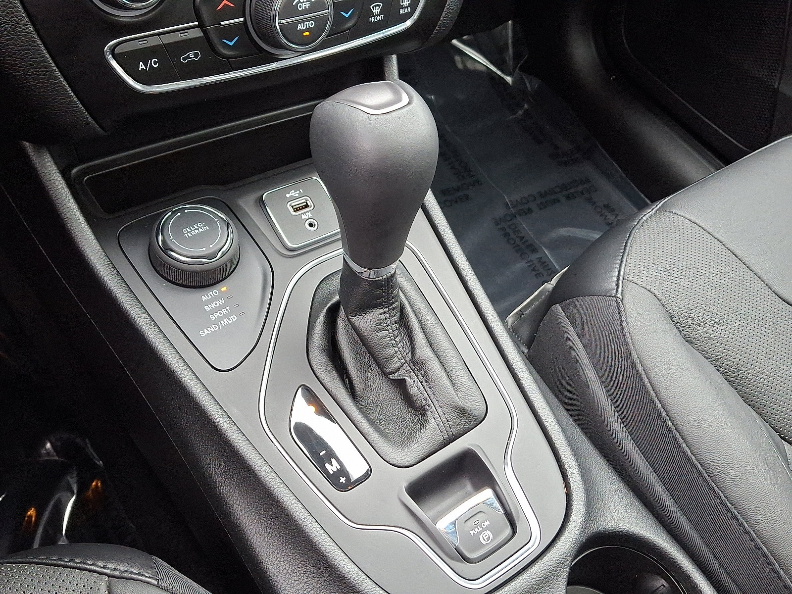 Certified 2021 Jeep Cherokee Latitude Lux w/ Sun & Sound Group image 15
