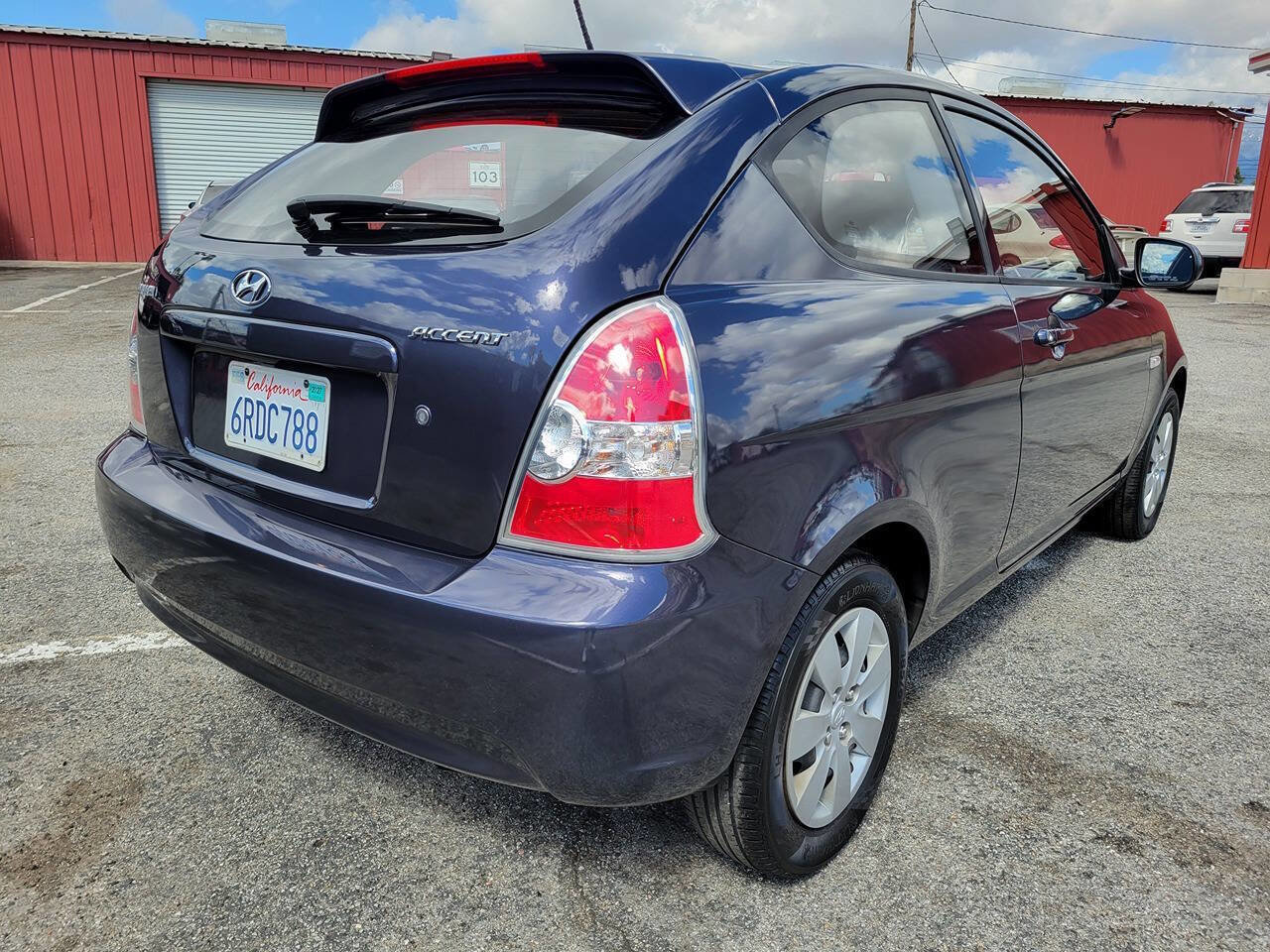 Used 2011 Hyundai Accent GS image 6