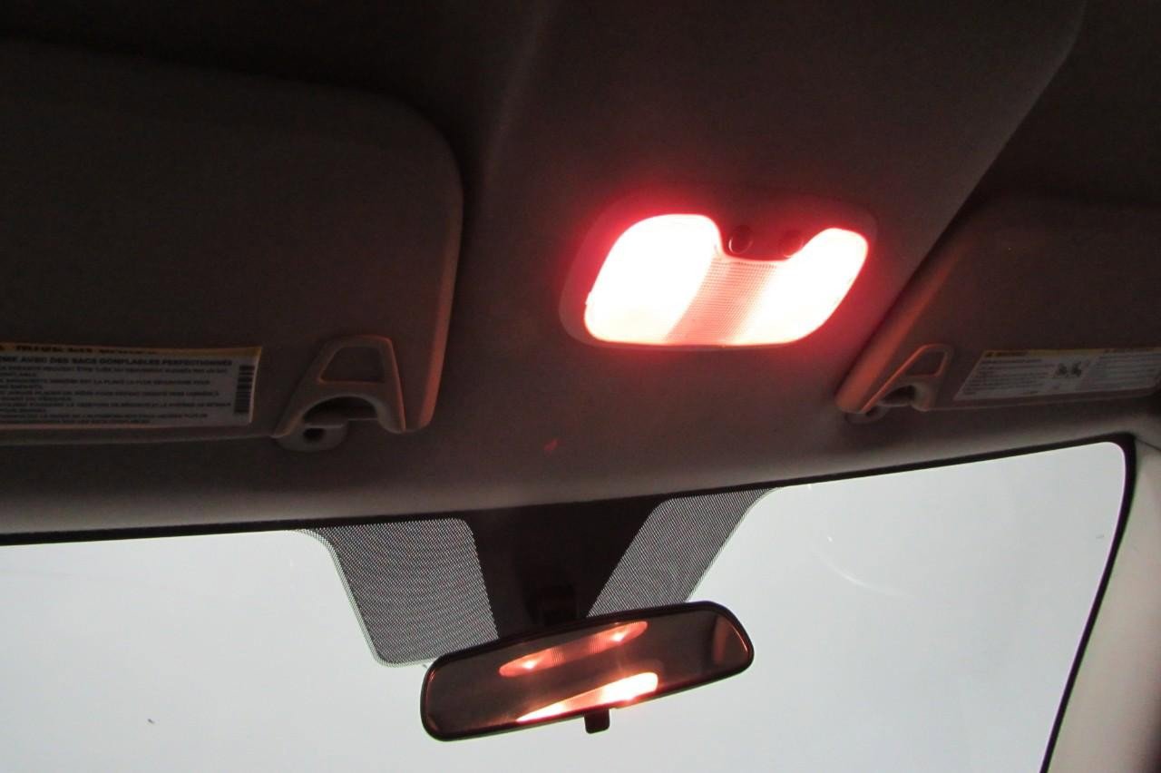 Used 2017 Dodge Journey SE w/ Flexible Seating Group image 18