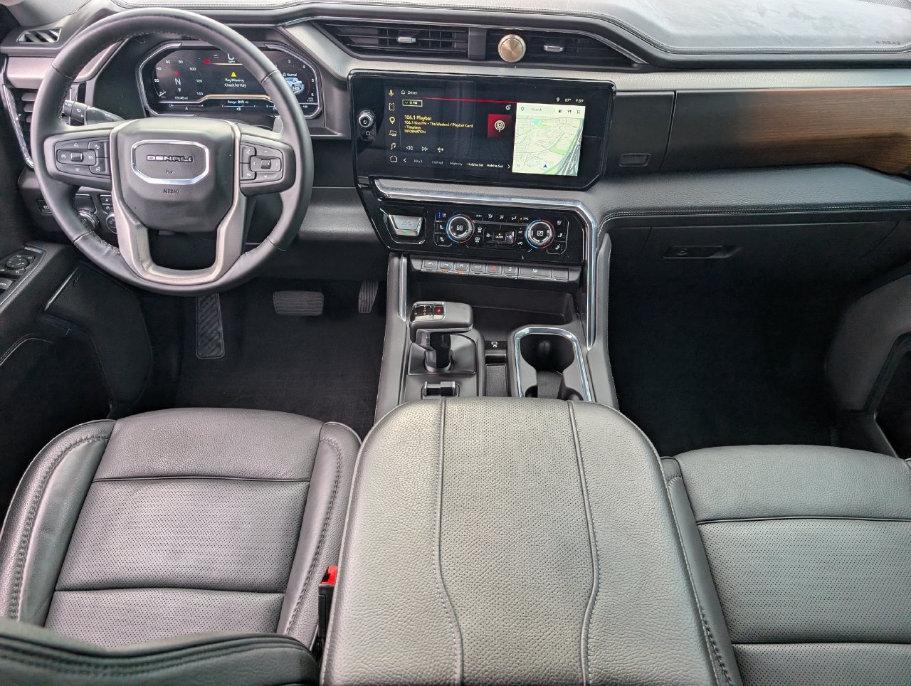 Used 2025 GMC Sierra 1500 Denali w/ Technology Package RWD image 9