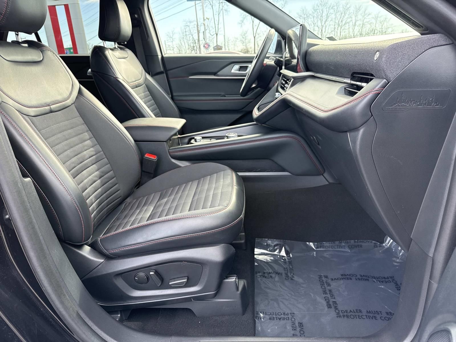 Used 2025 Ford Explorer ST-Line image 25