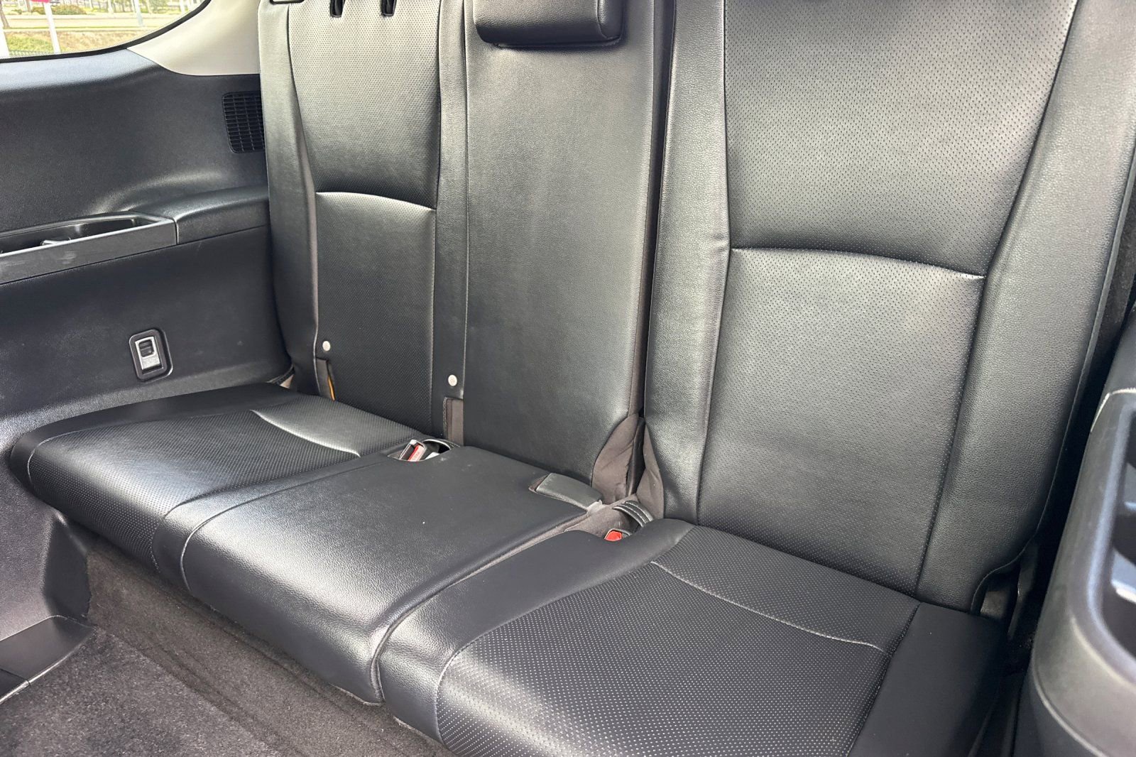 Used 2025 Toyota Grand Highlander AWD image 19