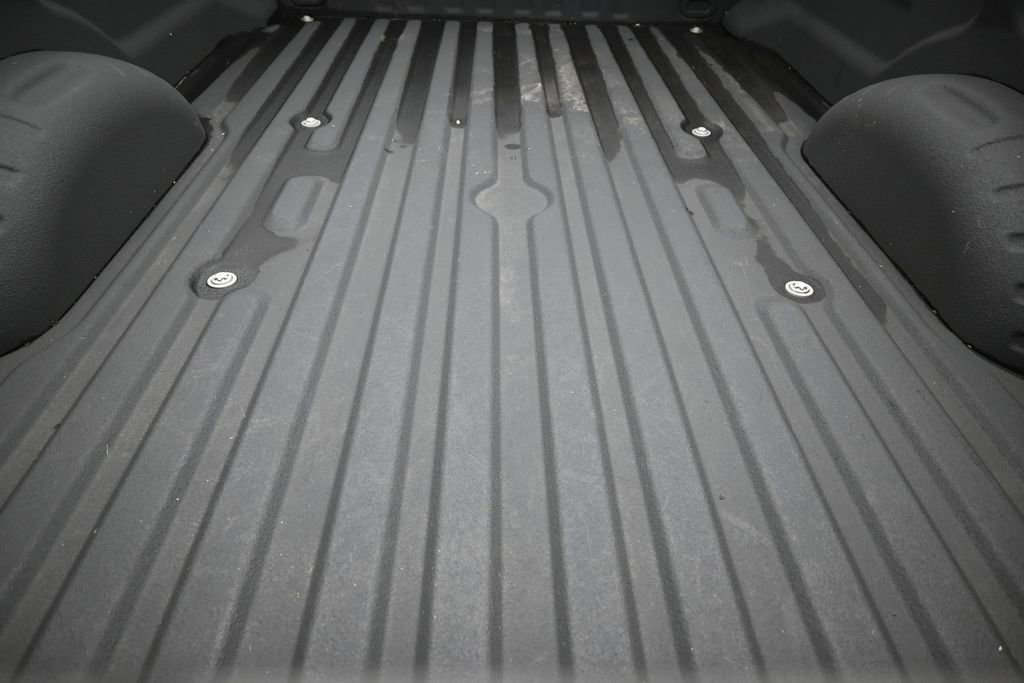 Used 2023 Ford F350 Platinum w/ FX4 Off-Road Package AWD/4WD image 10