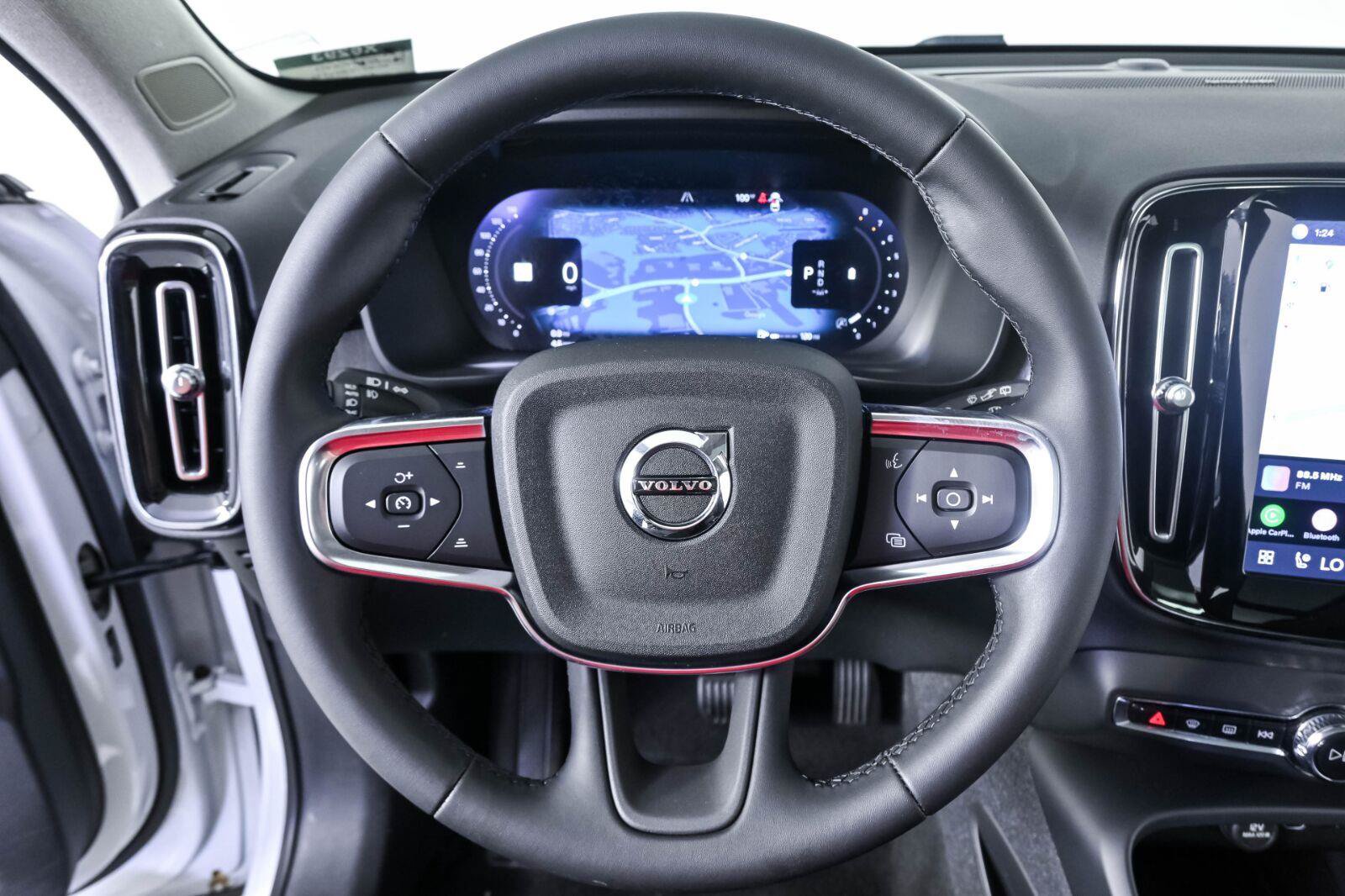Certified 2023 Volvo XC40 B5 Plus w/ Climate Package AWD/4WD image 9