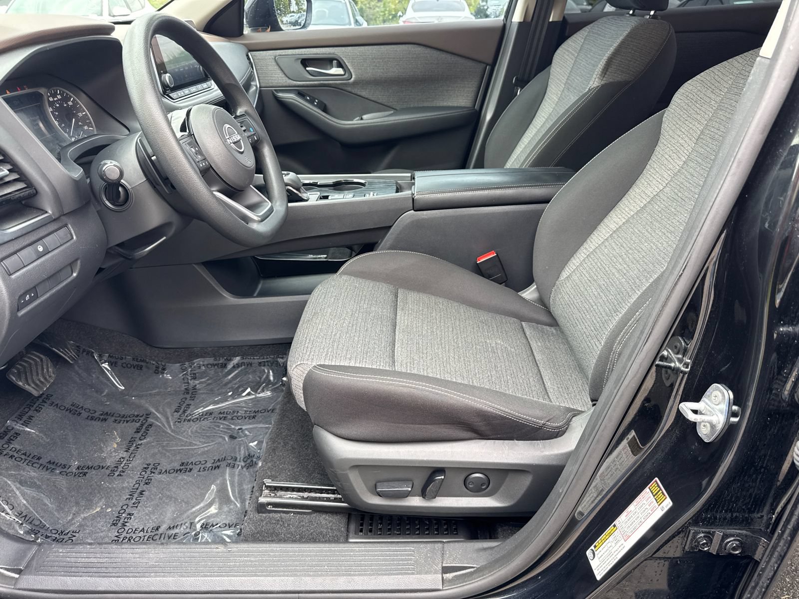 Used 2023 Nissan Rogue SV FWD image 9