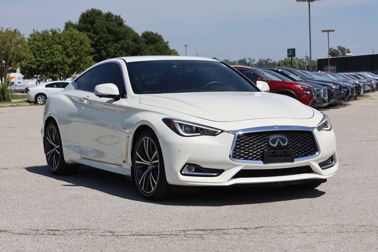 Used 2020 INFINITI Q60 3.0t Luxe w/ Essential Package AWD/4WD image 4