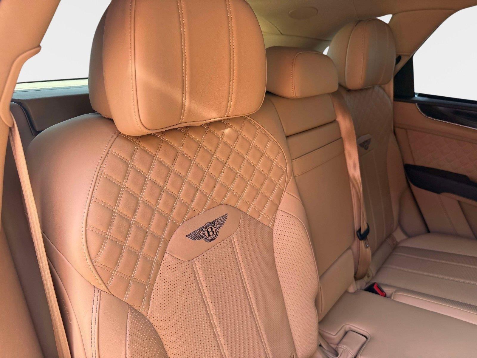 Used 2022 Bentley Bentayga image 36