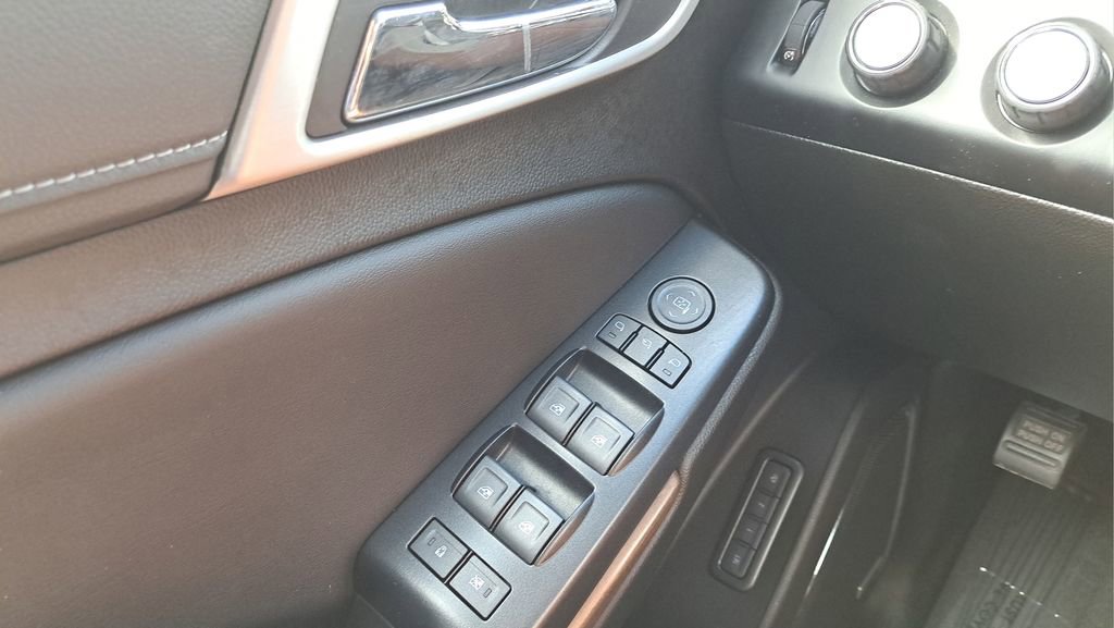 Used 2019 GMC Yukon Denali w/ Denali Ultimate Package image 24
