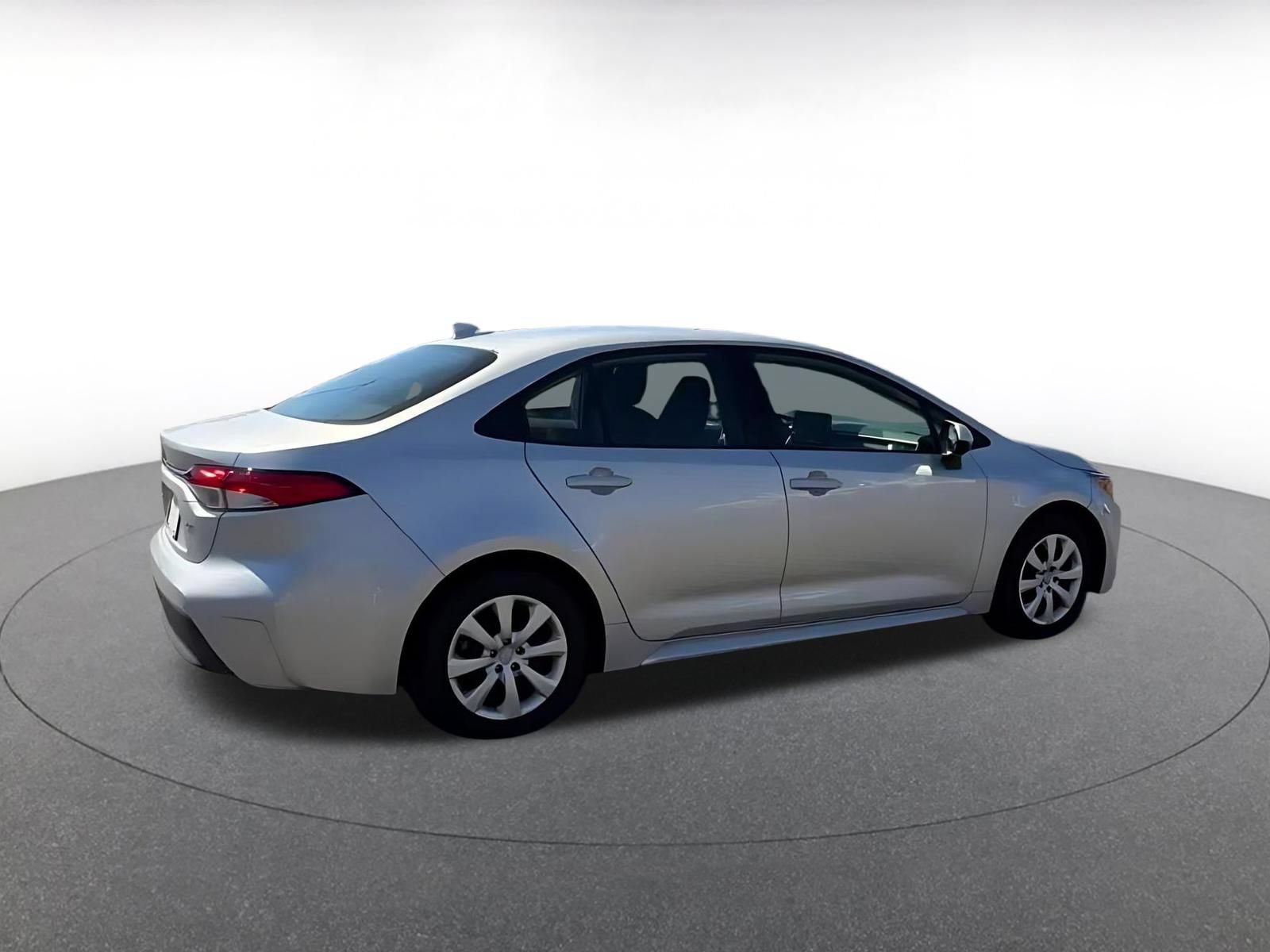 Used 2025 Toyota Corolla LE FWD image 14