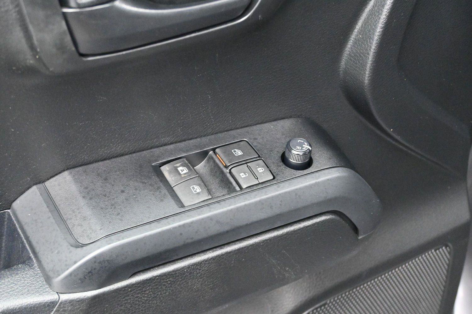 Used 2019 Toyota Tacoma SR w/ SR Convenience Package AWD/4WD image 10
