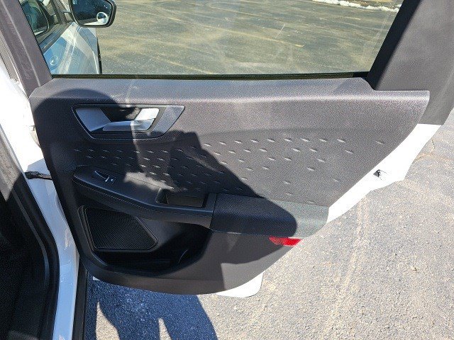 Used 2020 Ford Escape SE Sport image 17