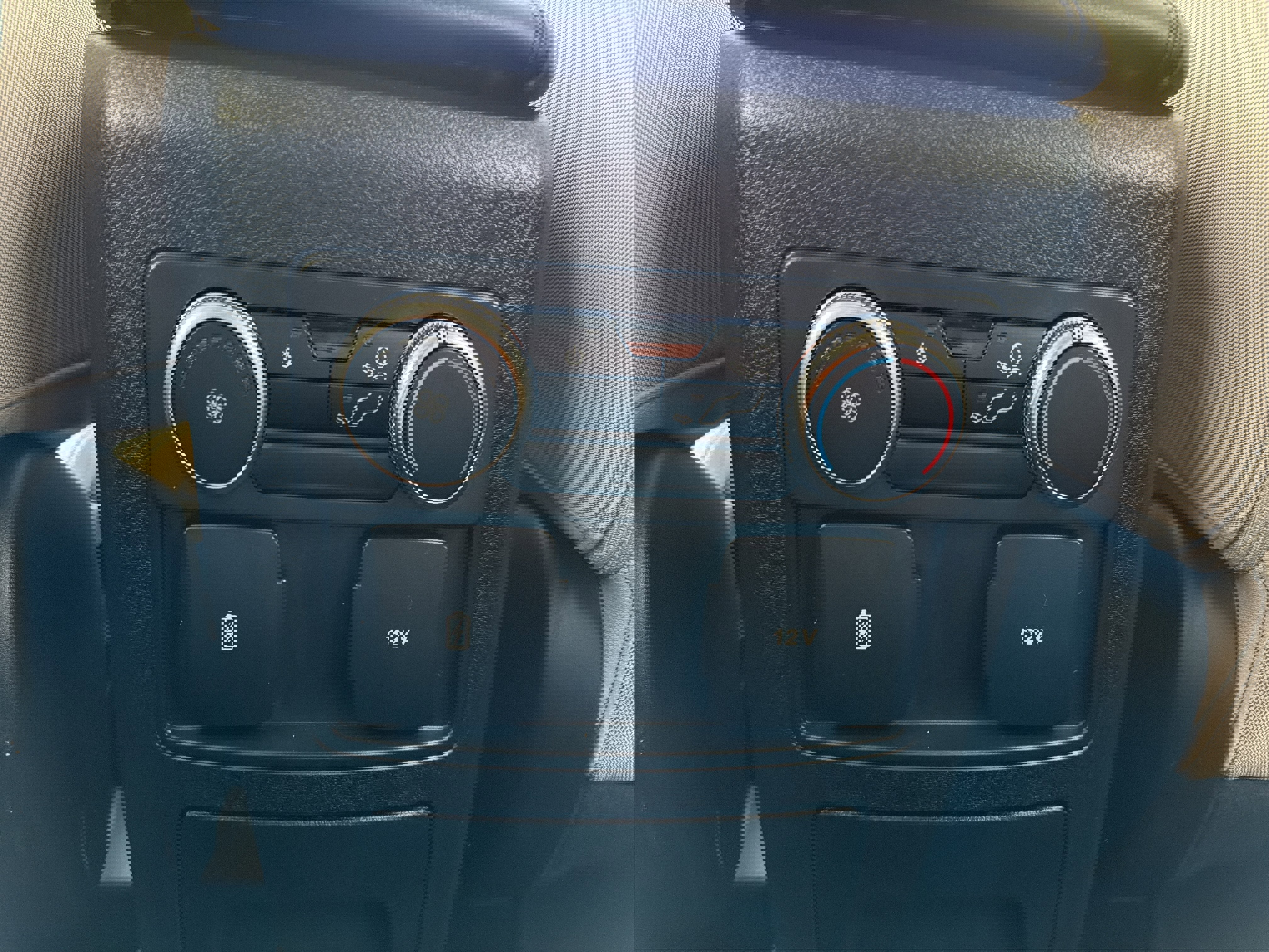 Used 2022 Ford Explorer XLT image 26