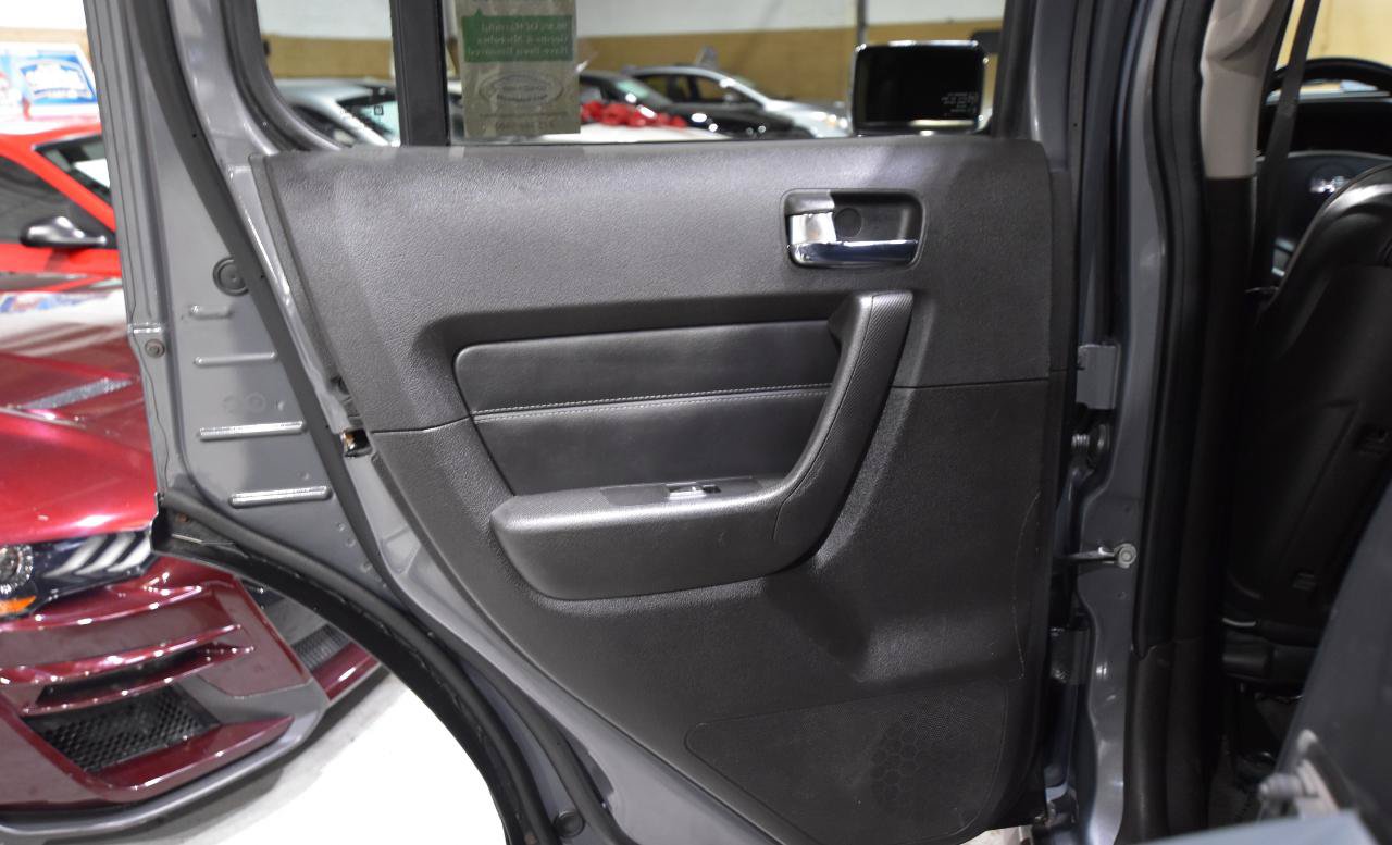 Used 2009 HUMMER H3 Luxury AWD/4WD image 26