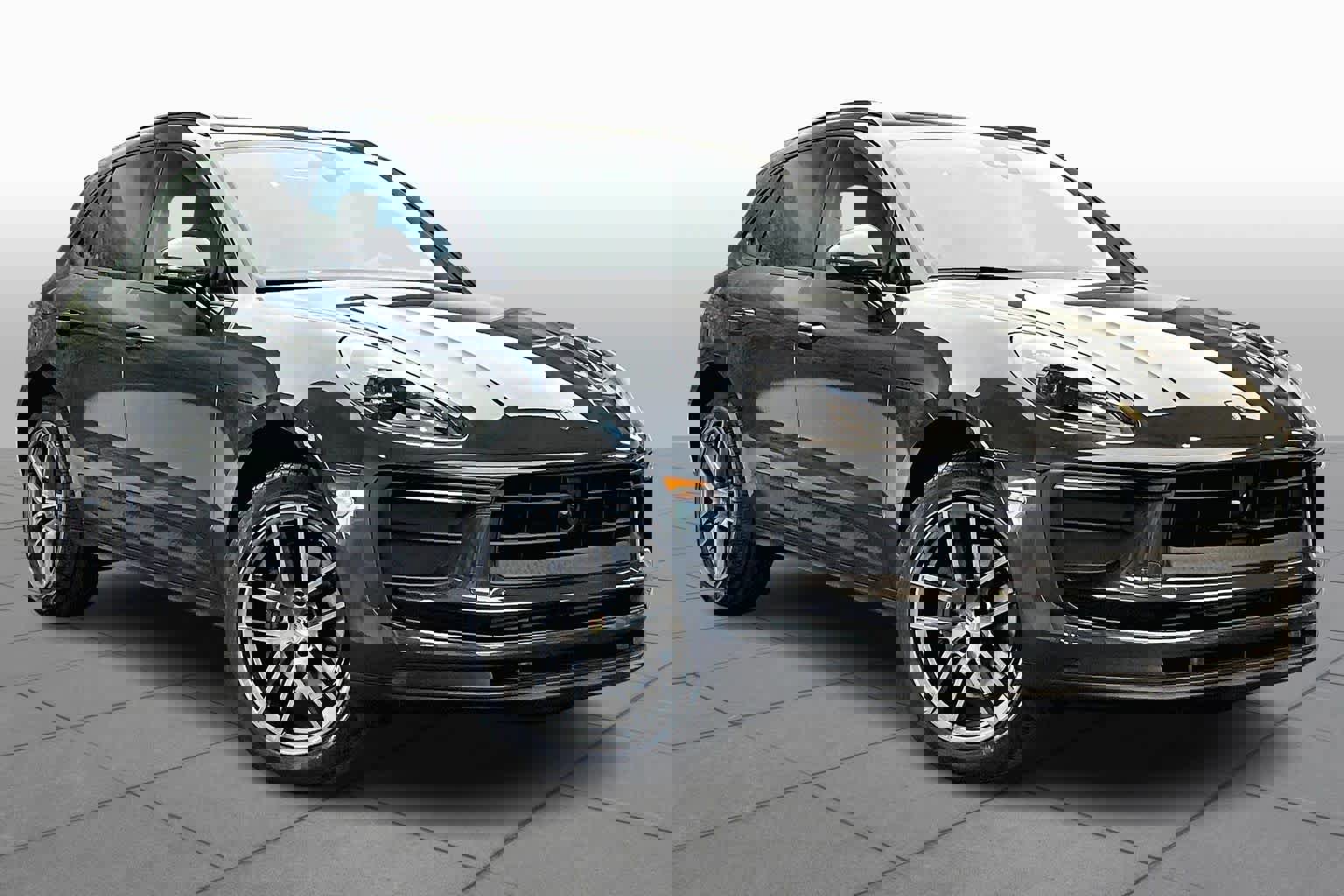 Used 2025 Porsche Macan image 3