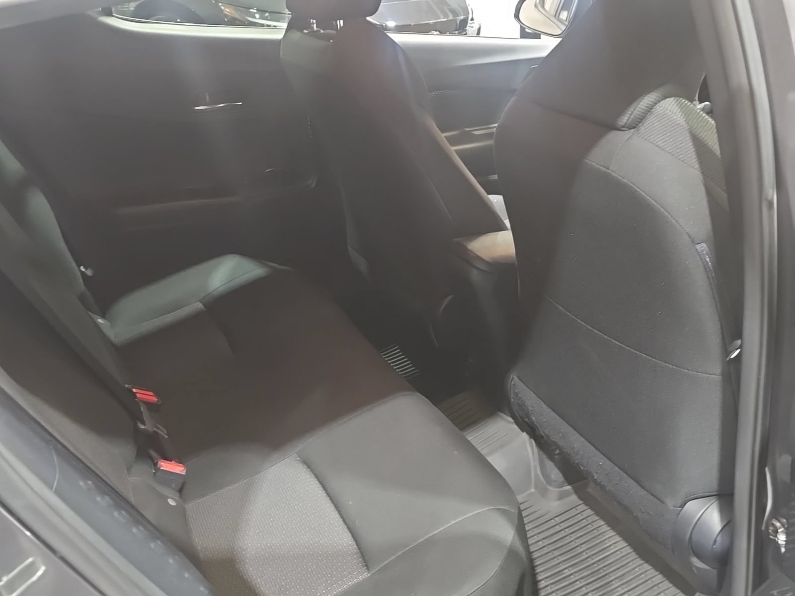 Used 2019 Toyota C-HR LE FWD image 17
