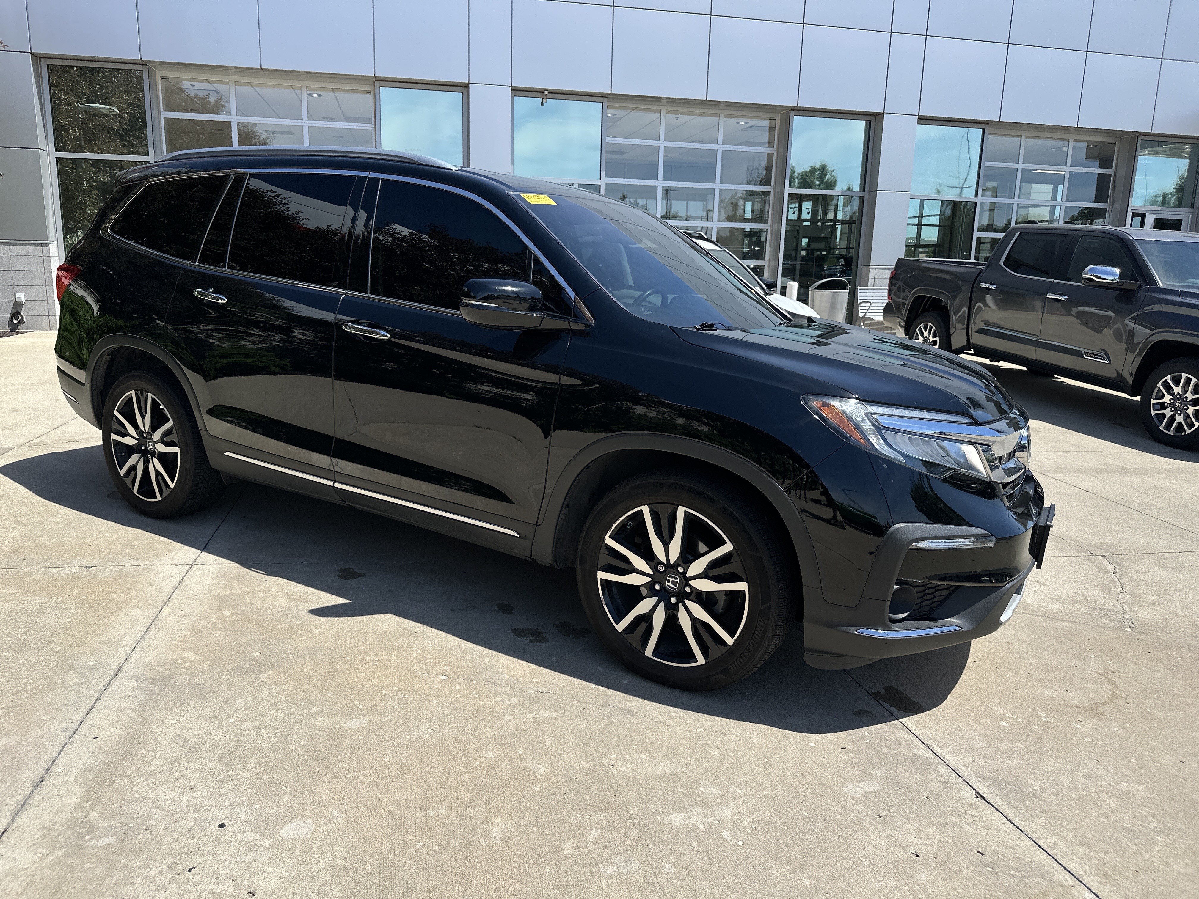 Used 2020 Honda Pilot Elite image 2