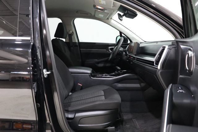 Used 2025 Kia Sorento LX FWD image 35