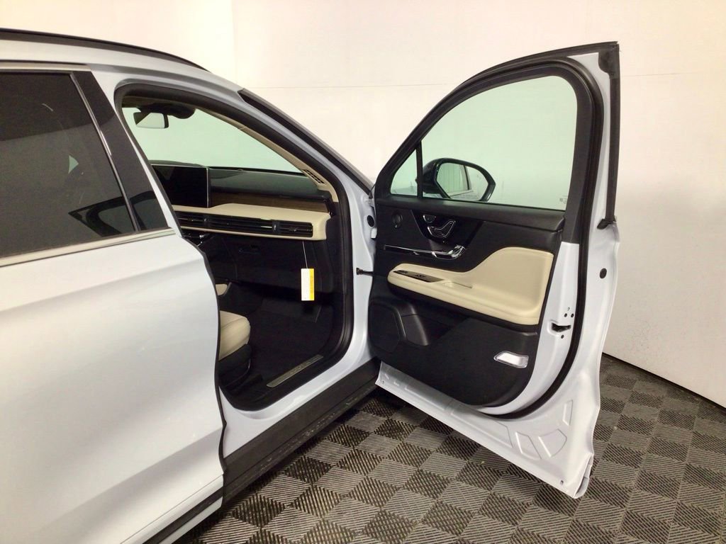 New 2026 Lincoln Corsair Grand Touring image 35