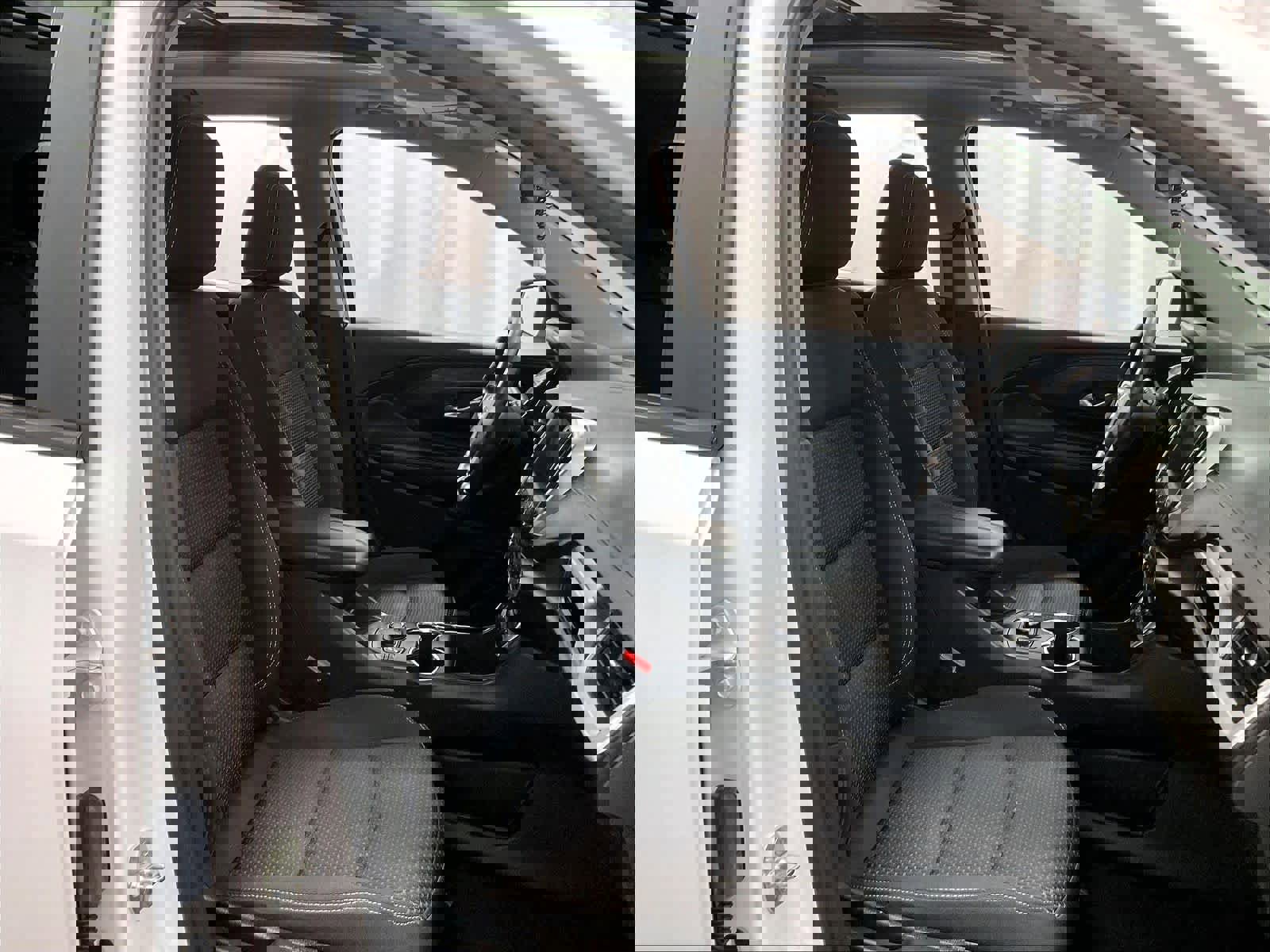 Used 2023 GMC Terrain SLE w/ Driver Convenience Package image 11