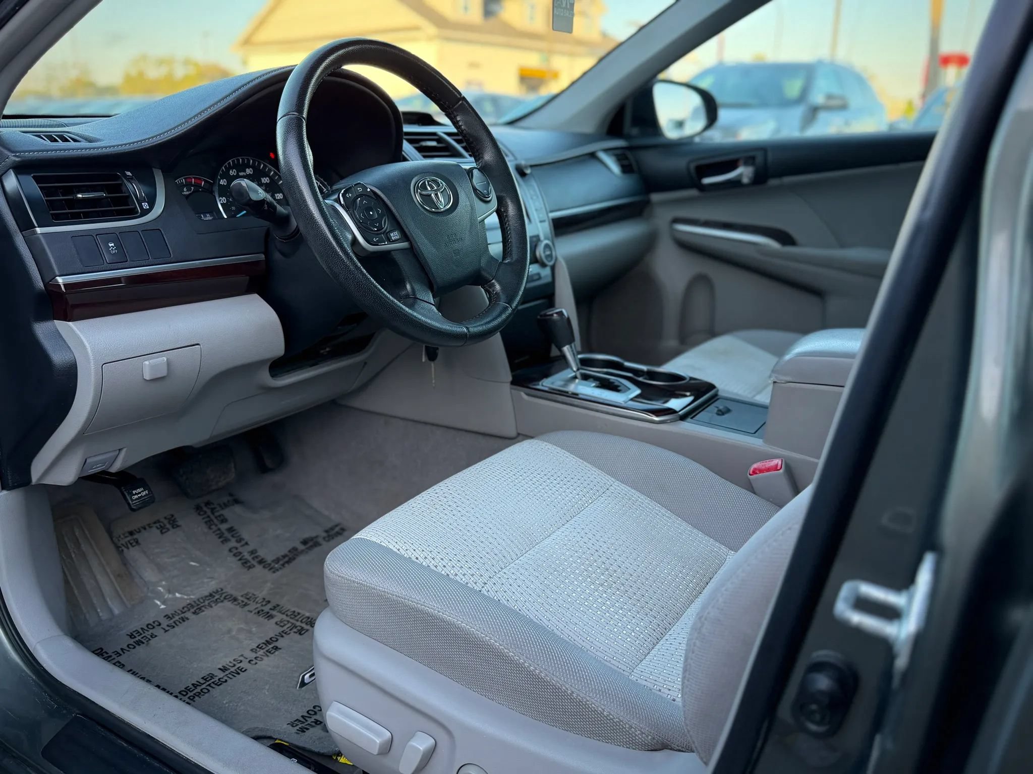 Used 2012 Toyota Camry XLE FWD image 7