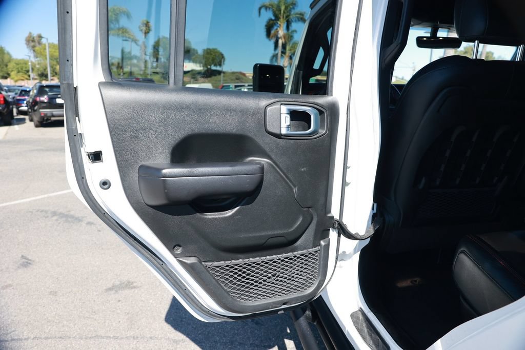 Used 2021 Jeep Gladiator Rubicon AWD/4WD image 39