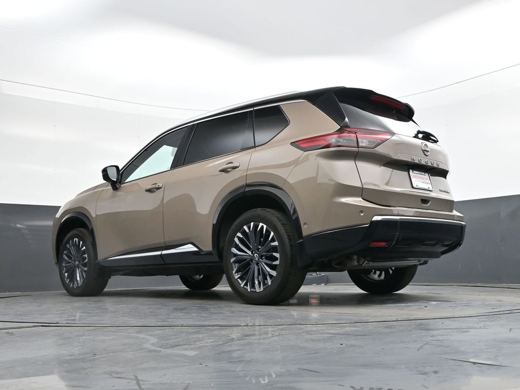 Used 2024 Nissan Rogue Platinum image 34