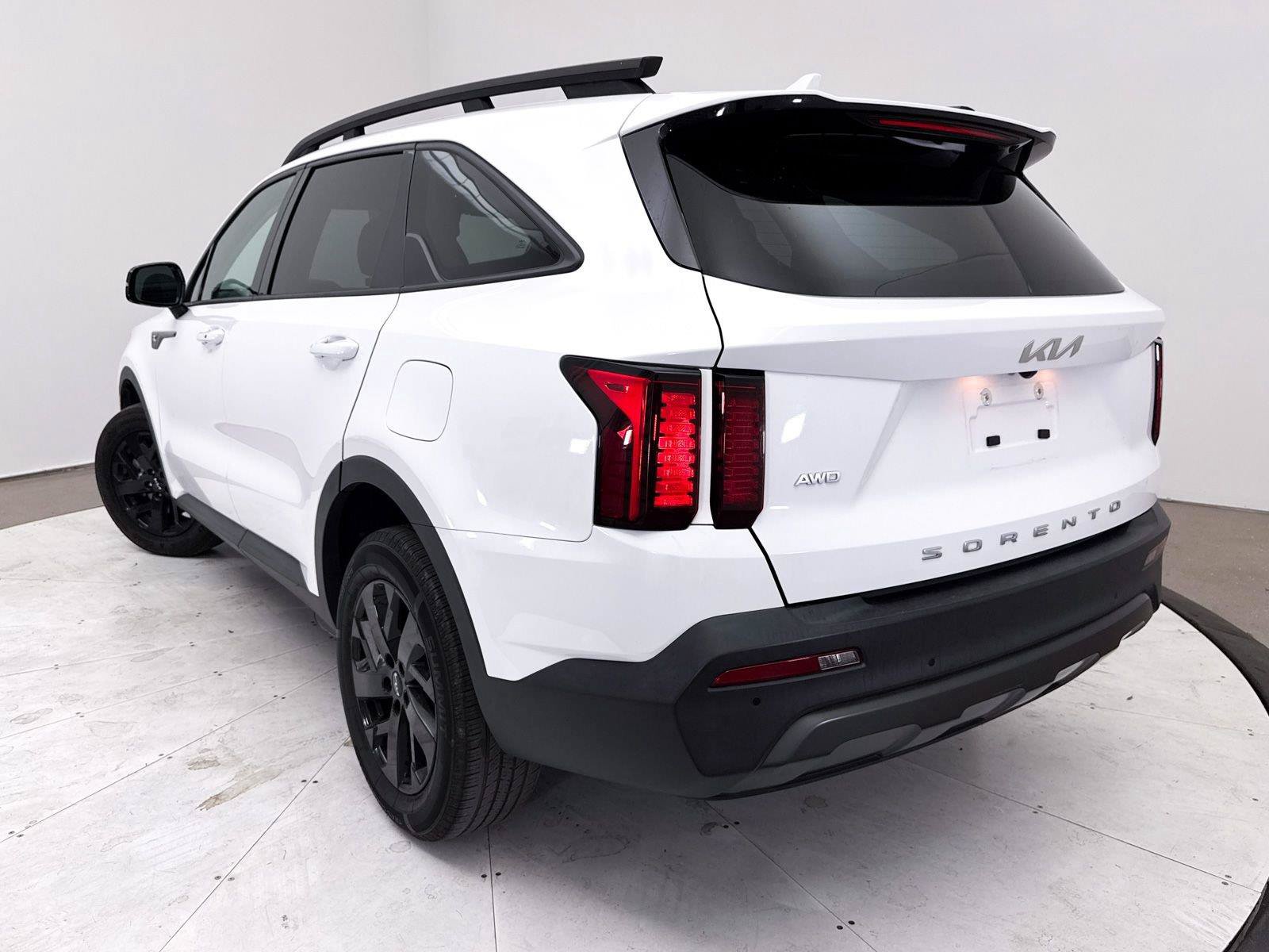Certified 2022 Kia Sorento S w/ Panoramic Sunroof Package AWD/4WD image 8