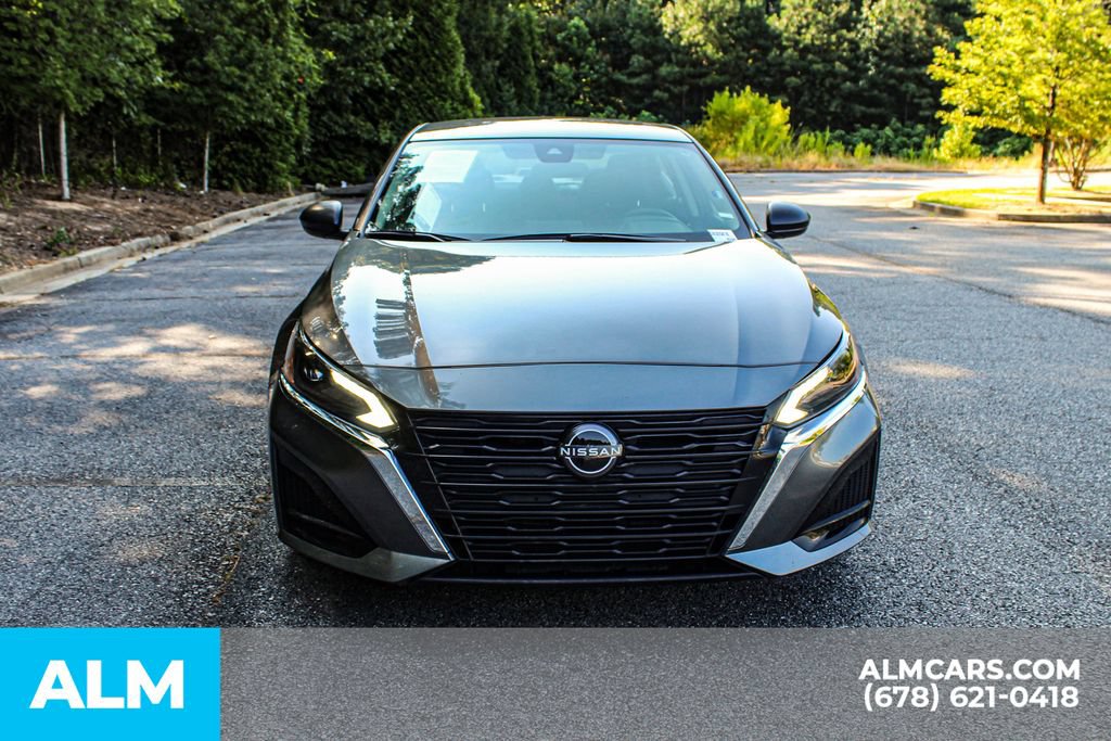 Used 2025 Nissan Altima 2.5 SV FWD image 8