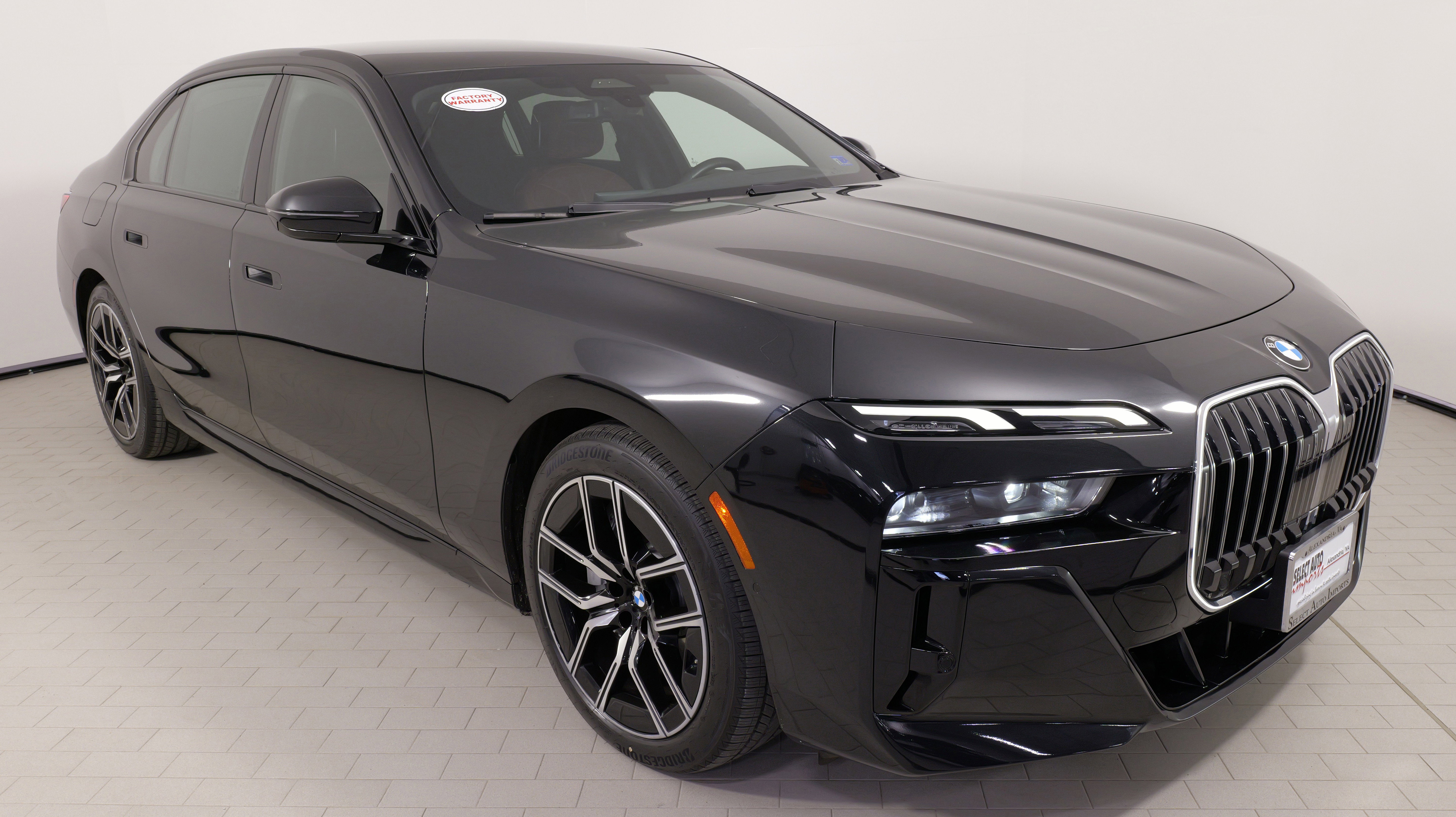 Used 2023 BMW 760i xDrive image 5