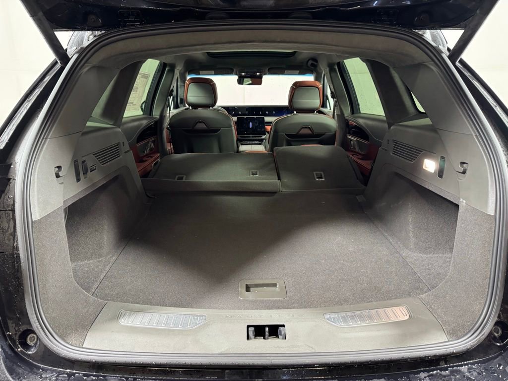 New 2024 Lincoln Nautilus Black Label w/ Jet Appearance Package (87T) image 64