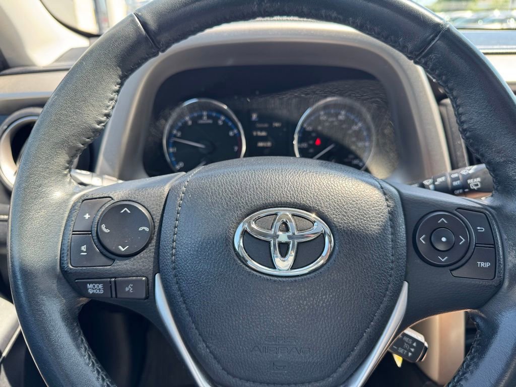 Used 2016 Toyota RAV4 XLE AWD/4WD image 22