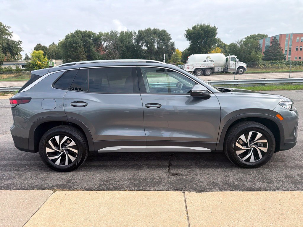 Certified 2026 Volkswagen Tiguan S AWD/4WD image 10