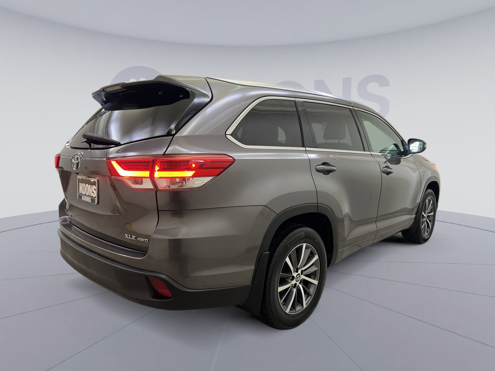 Used 2017 Toyota Highlander XLE image 5