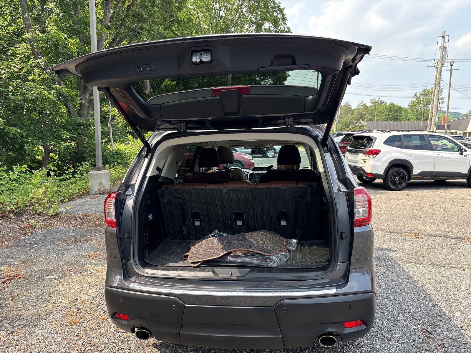 Used 2022 Subaru Ascent Touring image 7
