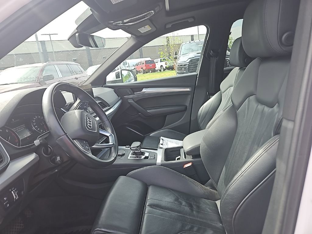 Used 2020 Audi Q5 2.0T Premium w/ Titanium Sport Package image 15