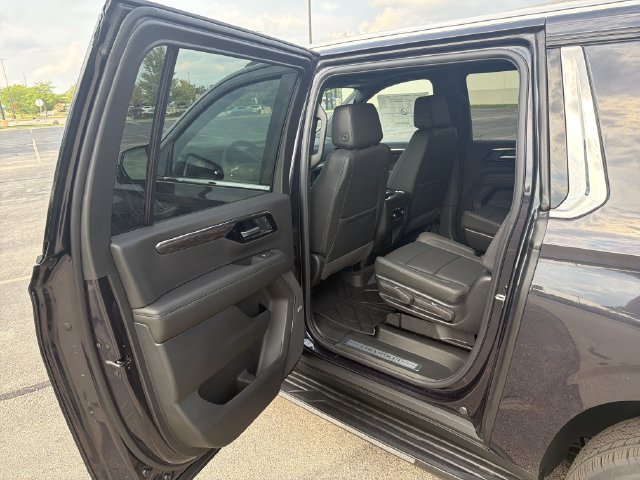 New 2026 Chevrolet Suburban LT w/ Advanced Technology Package AWD/4WD image 25