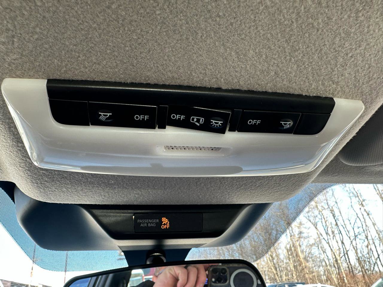 Used 2025 Nissan Kicks S image 18