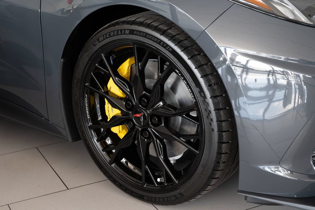 New 2027 Chevrolet Corvette Stingray Coupe w/ Z51 Performance Package RWD image 7