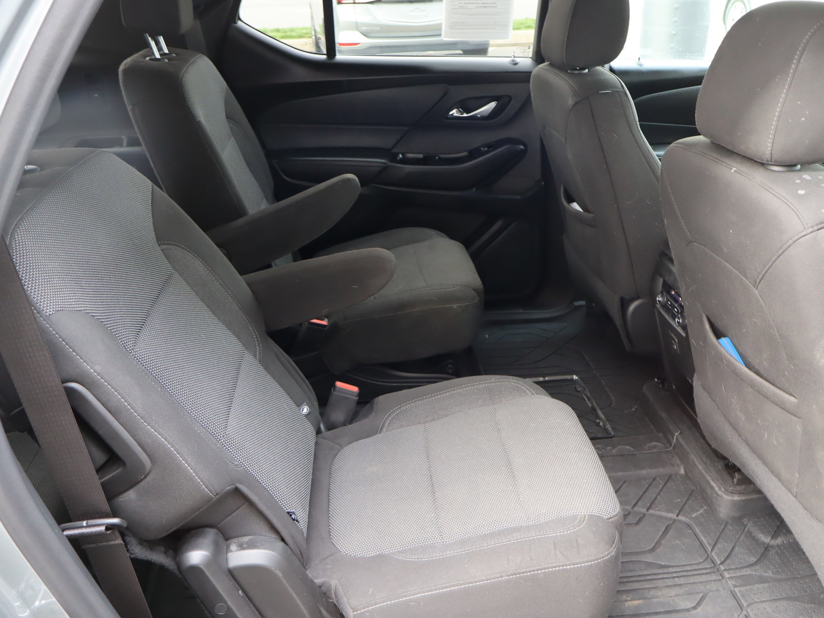 Certified 2023 Chevrolet Traverse LT w/ LPO, Floor Liner Package image 35