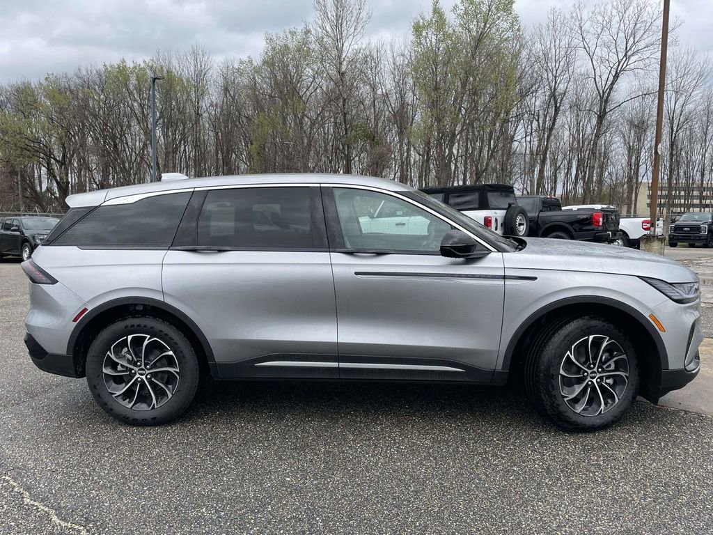 New 2026 Lincoln Nautilus Premier image 2