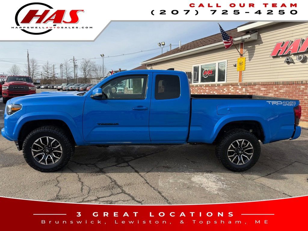 Used 2020 Toyota Tacoma TRD Sport image 3