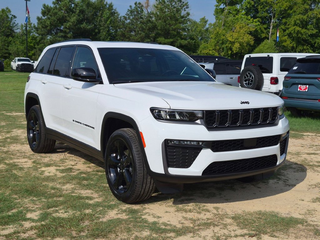 New 2026 Jeep Grand Cherokee Limited w/ Limited Altitude Package AWD/4WD image 2