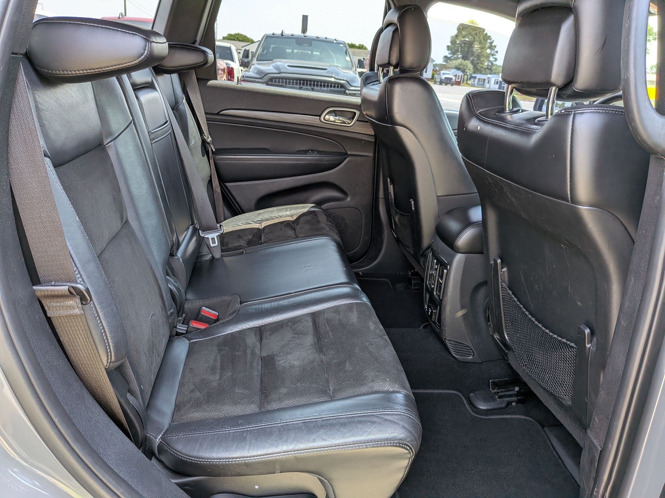 Used 2019 Jeep Grand Cherokee Altitude AWD/4WD image 18