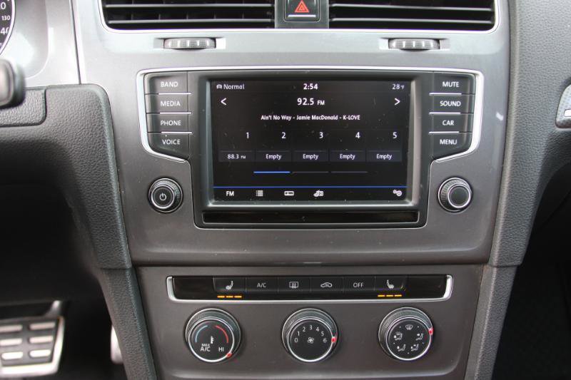 Used 2017 Volkswagen Golf Alltrack SE image 33