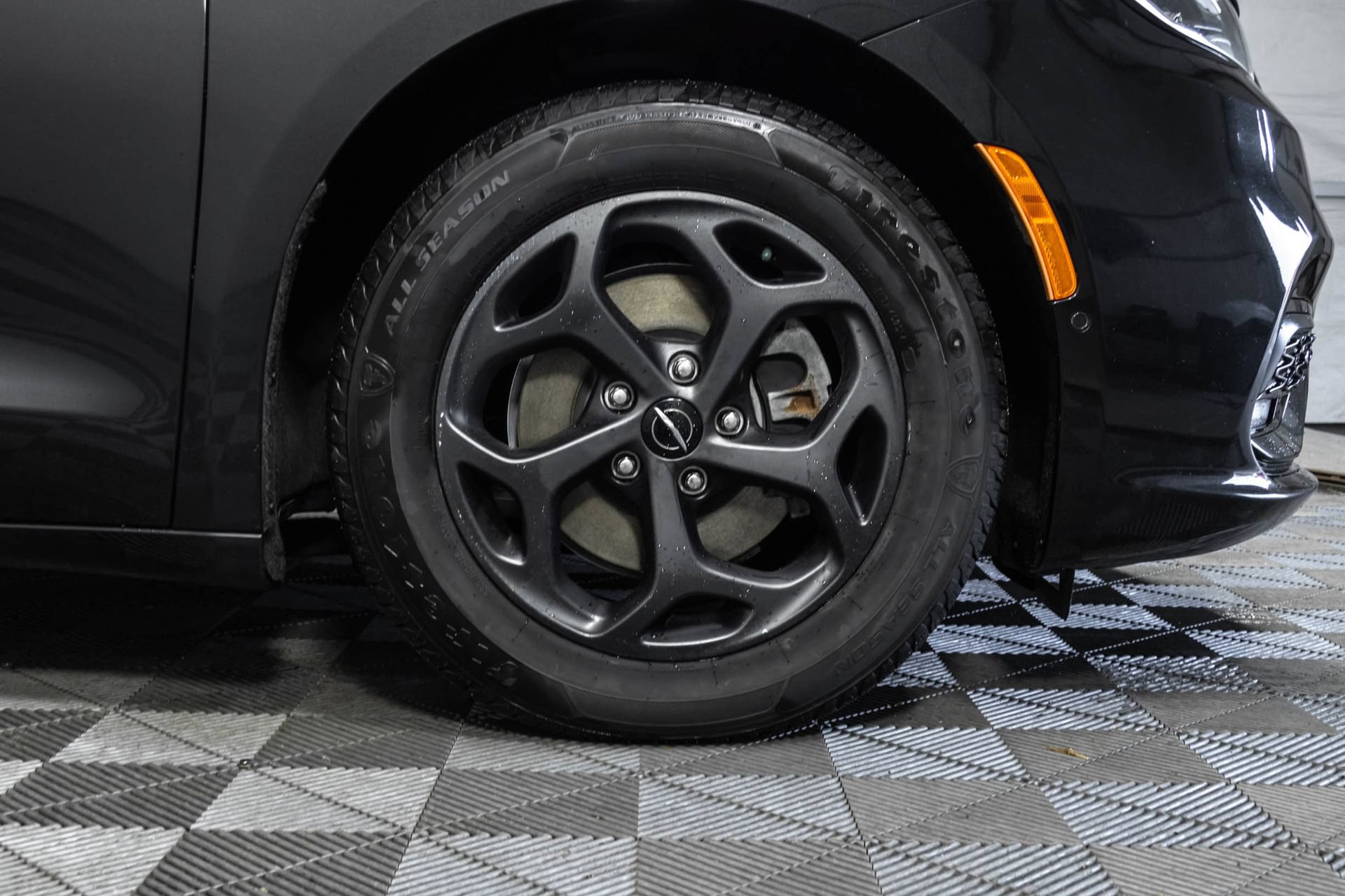 Used 2022 Chrysler Pacifica Touring-L w/ Uconnect Theater Family Group FWD image 48