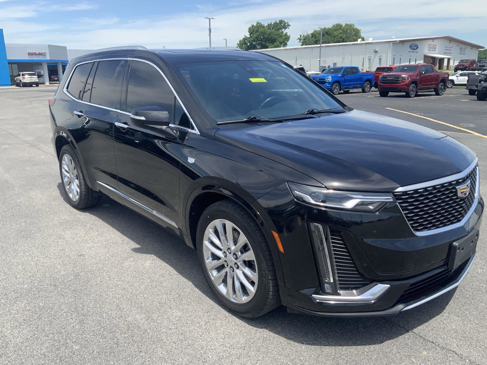 Used 2021 Cadillac XT6 Premium Luxury AWD/4WD image 2