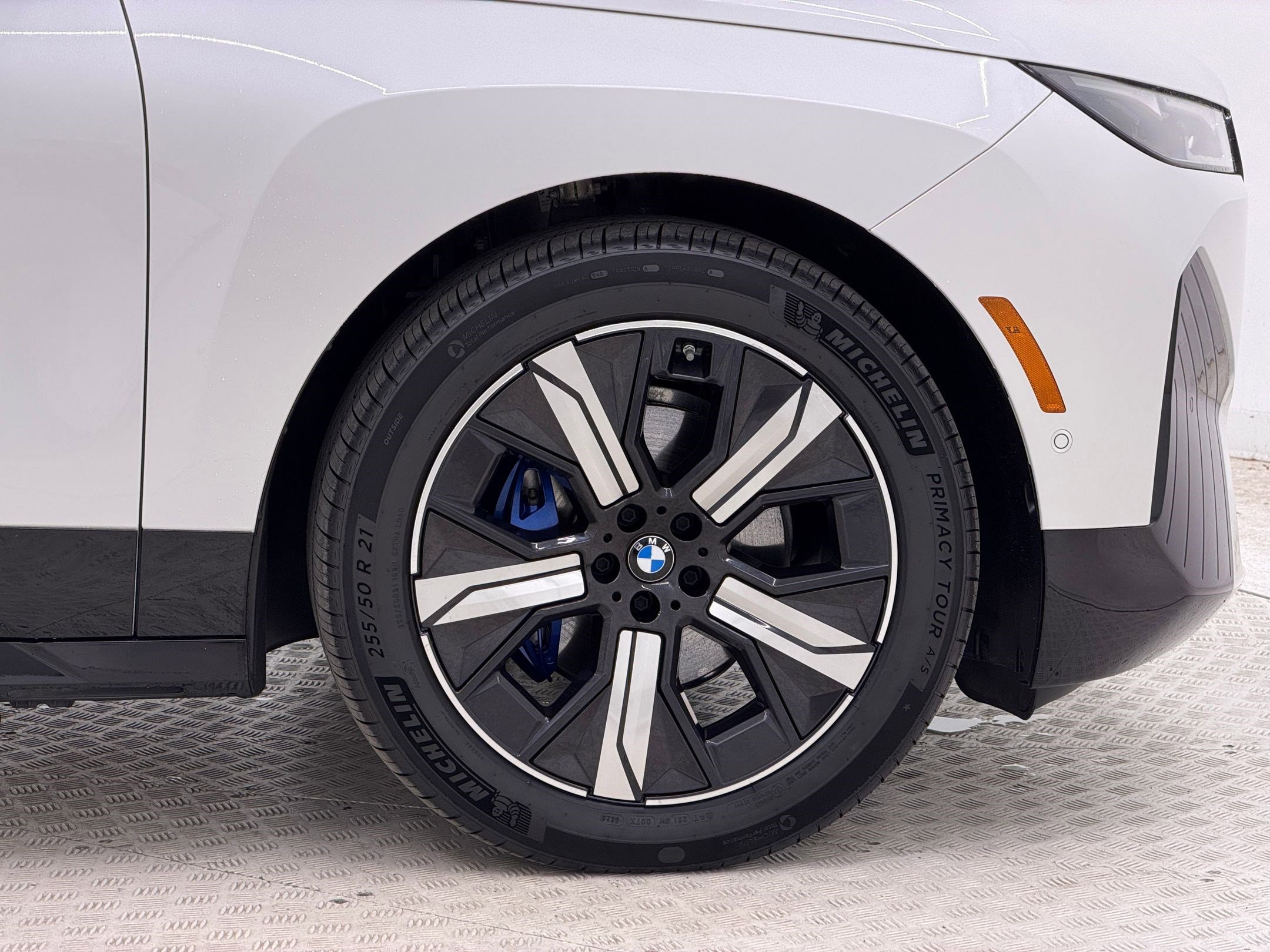 Certified 2025 BMW iX M60 AWD/4WD image 12