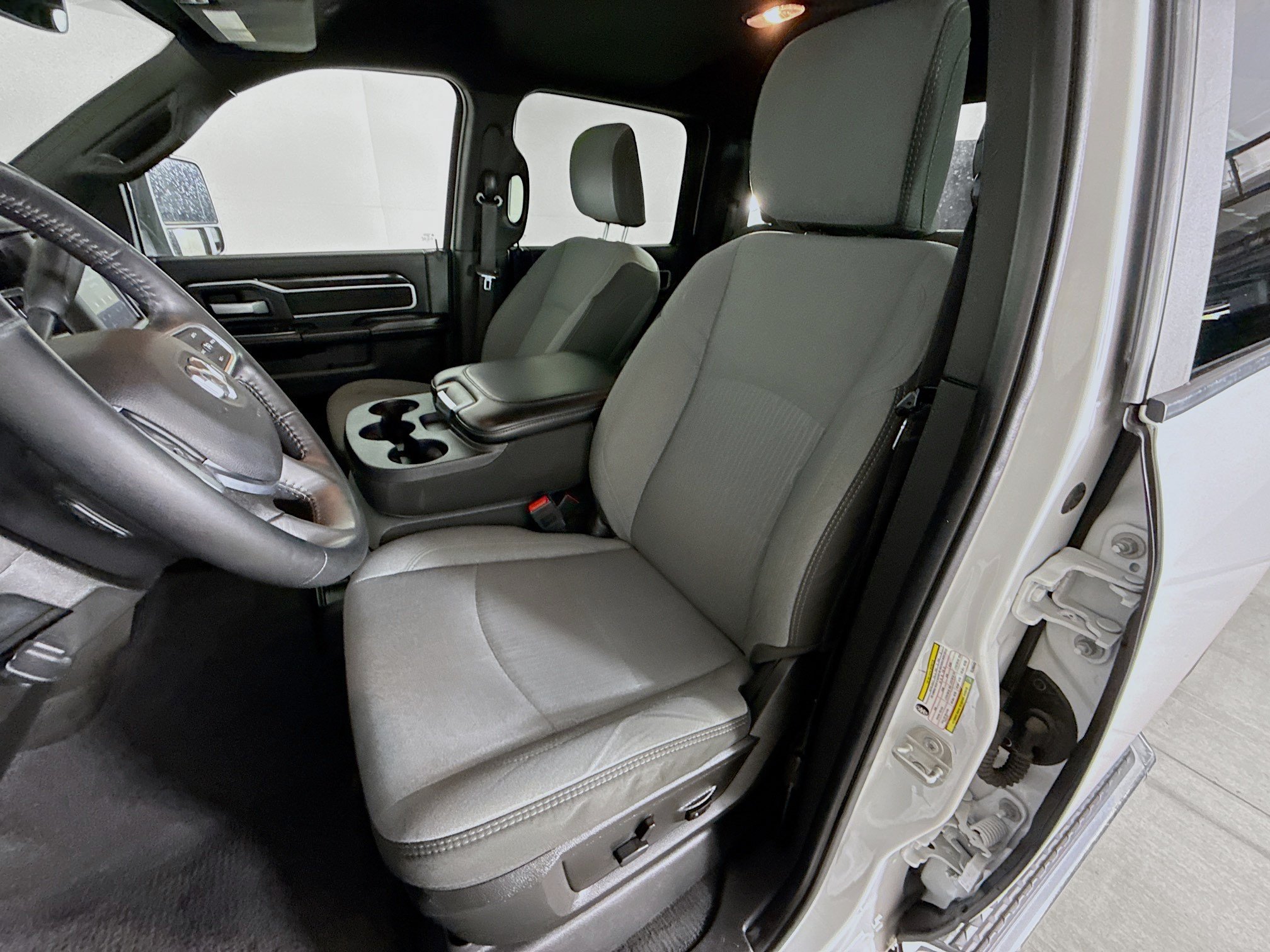 Used 2024 RAM 2500 Big Horn AWD/4WD image 24