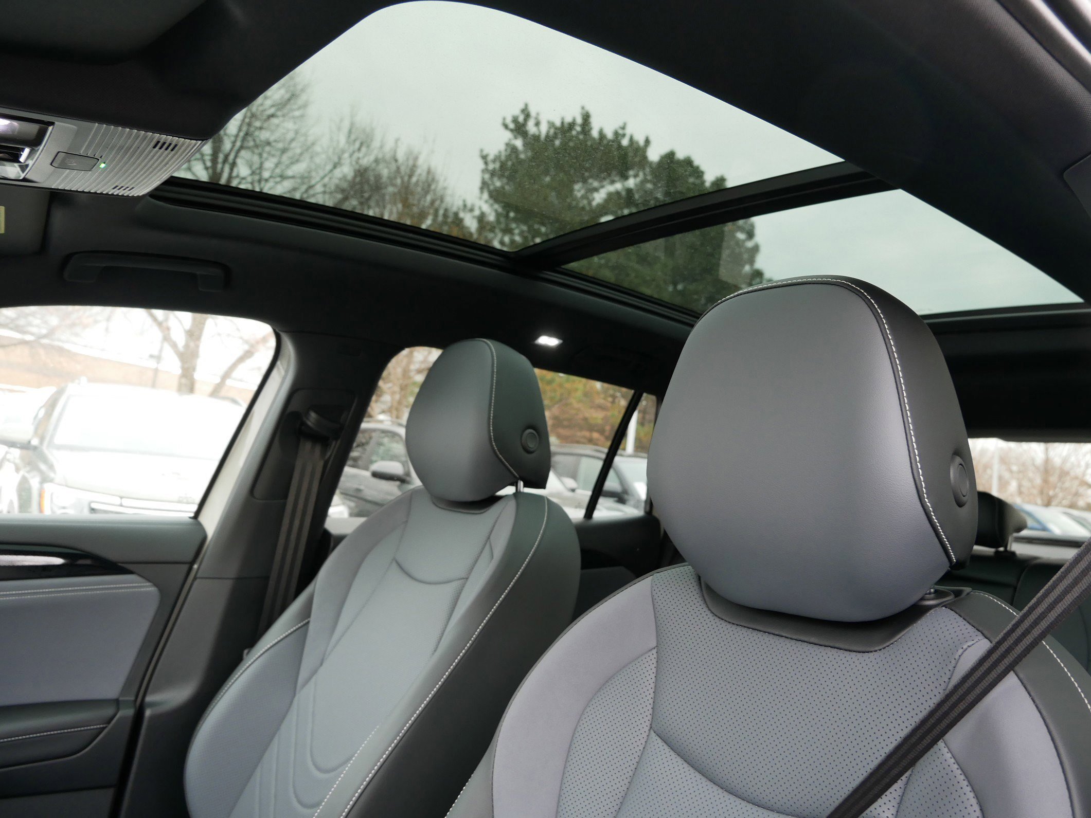 New 2026 Volkswagen Tiguan SE R-Line image 12