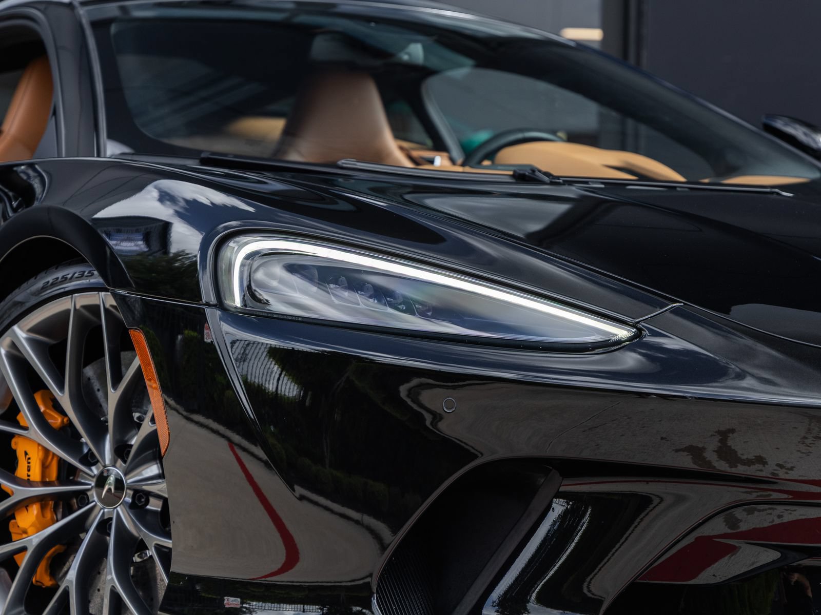 Used 2023 McLaren GT RWD image 17